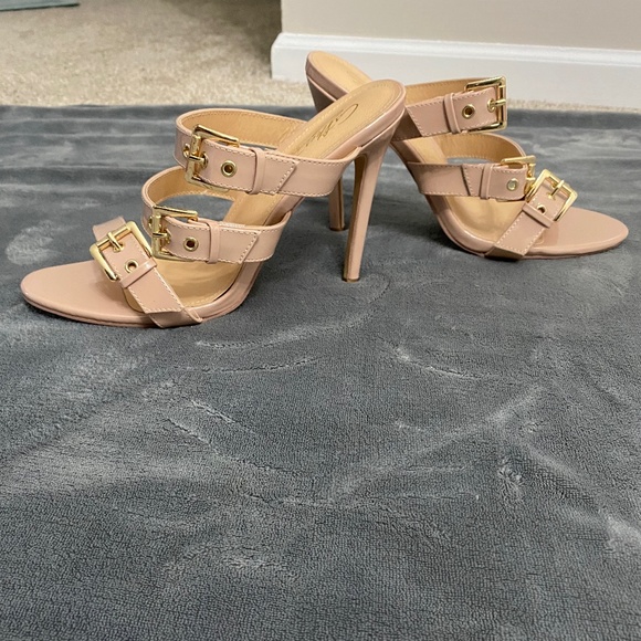 Brand New Nude Mule heels - Picture 1 of 6